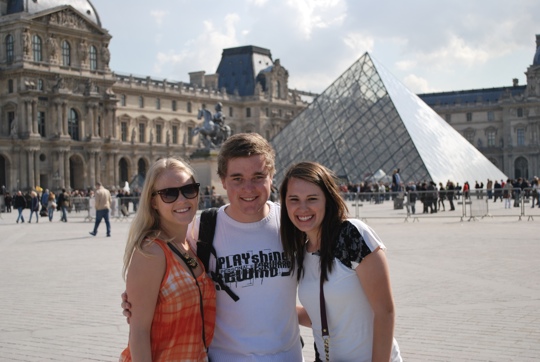 Kristine, Aleksander, and Anne at the Louvre